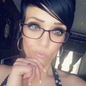 Meet your Posher, Alesia